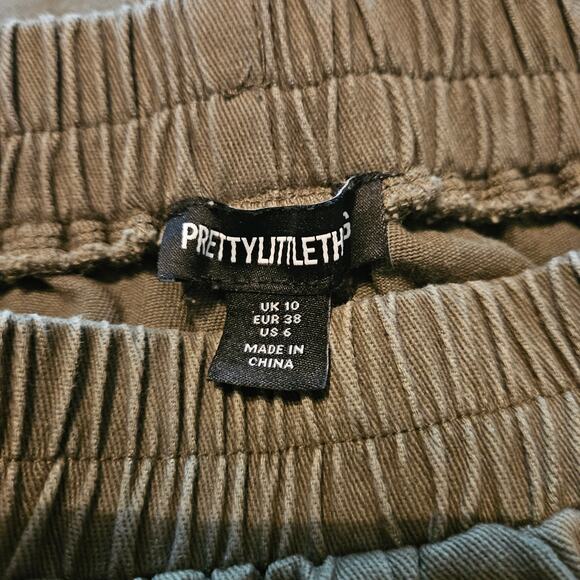 Prettylittlething Woman's Sz 6 Green Wide Leg Pull On Cargo Pants‎ - Picture 4 of 8